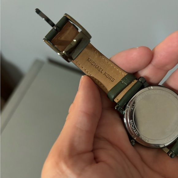 Michael Kors Women’s Watch - Picture 7 of 10